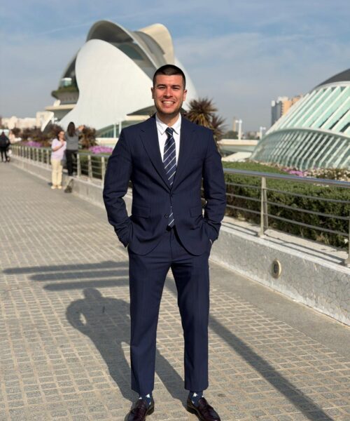 Kevin Domingo, abogado penalista colegiado del ICAV en Aura Estudio Jurídico