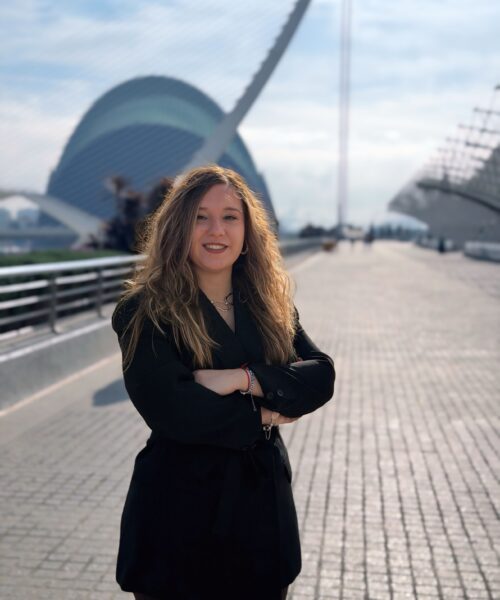 María Samper, abogada de extranjería y nacionalidad colegiada del ICAV en Aura Estudio Jurídico